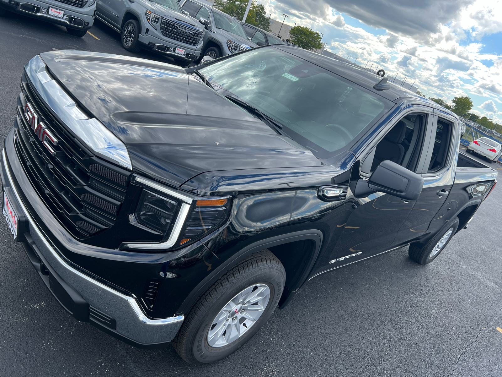 2024 GMC Sierra 1500 Pro 10