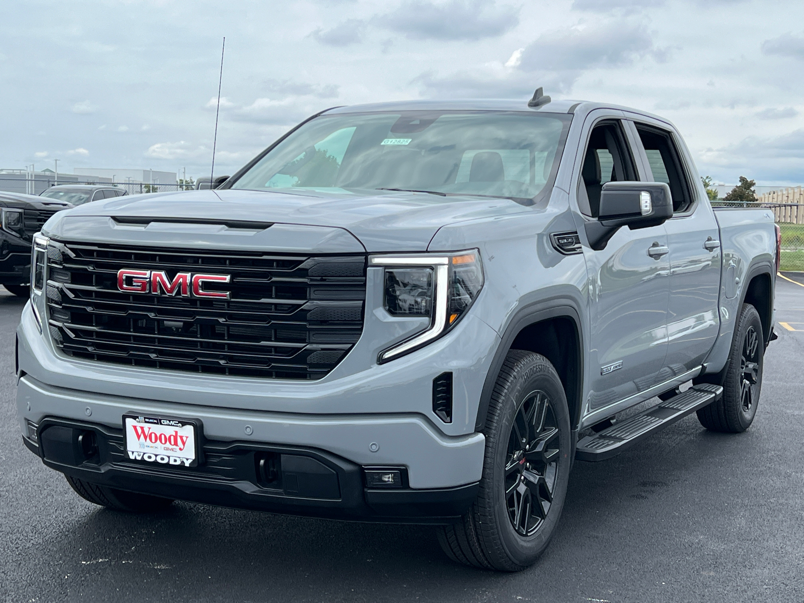 2024 GMC Sierra 1500 Elevation 4