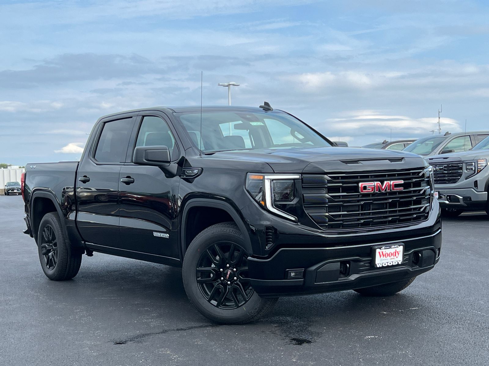 2024 GMC Sierra 1500 Elevation 2