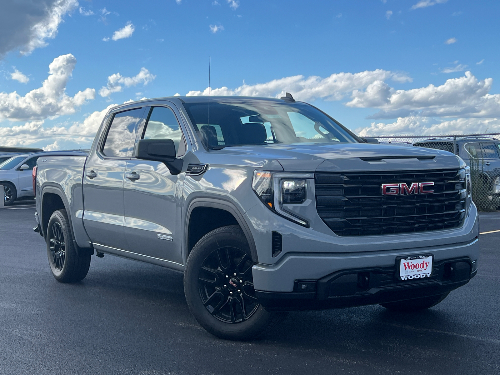 2024 GMC Sierra 1500 Elevation 2