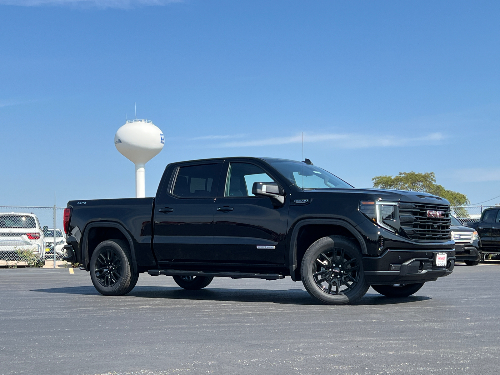 2024 GMC Sierra 1500 Elevation 2