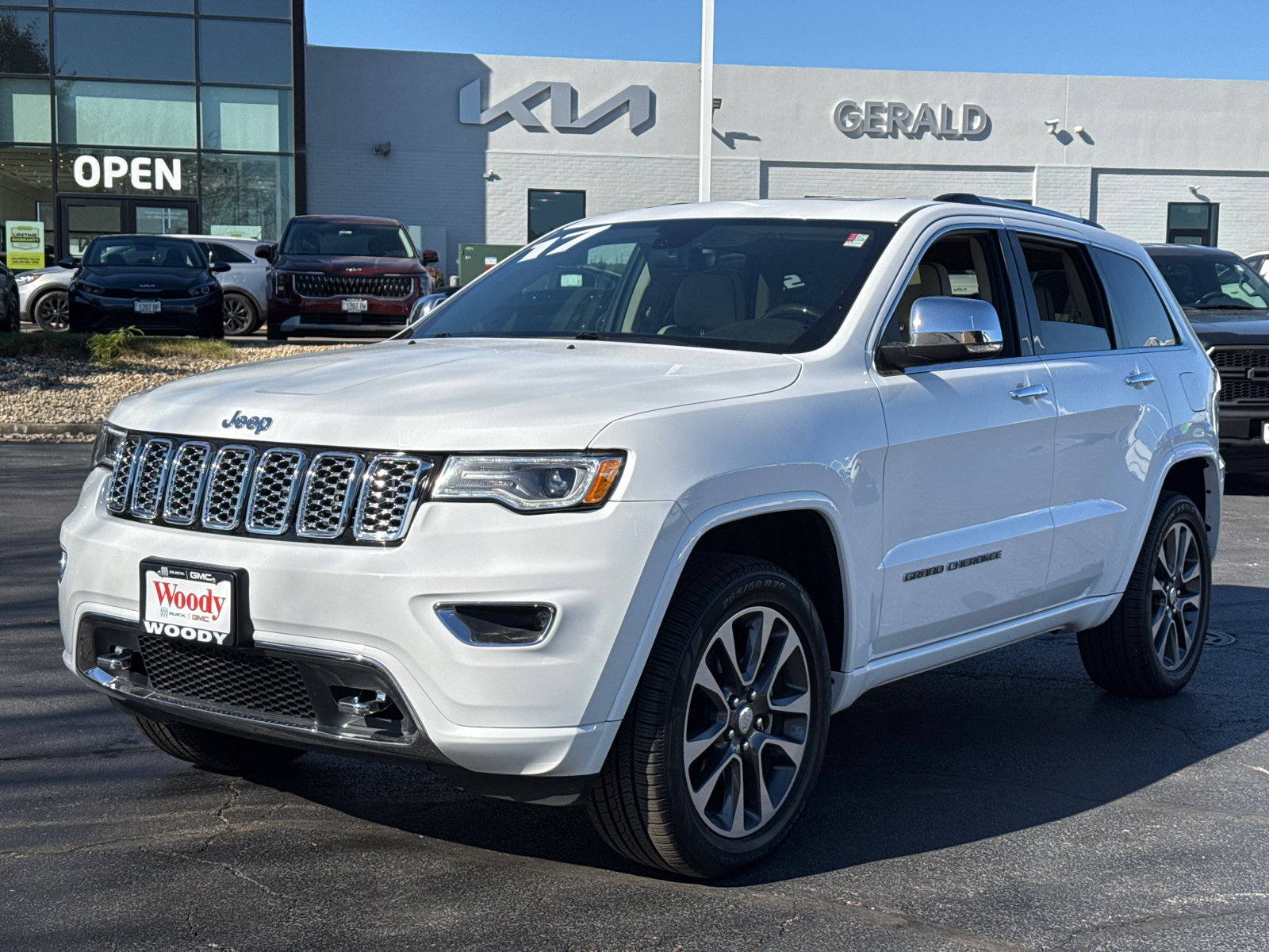 2017 Jeep Grand Cherokee Overland 4