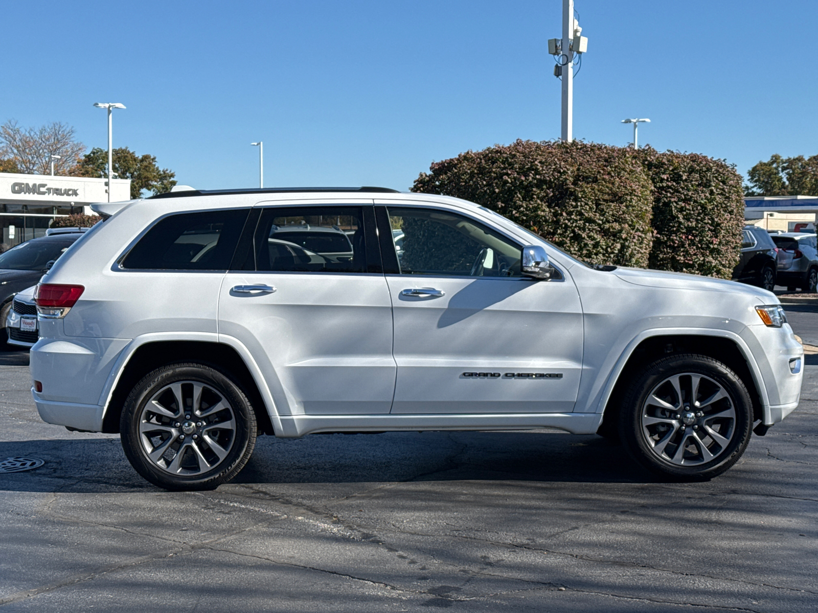 2017 Jeep Grand Cherokee Overland 9