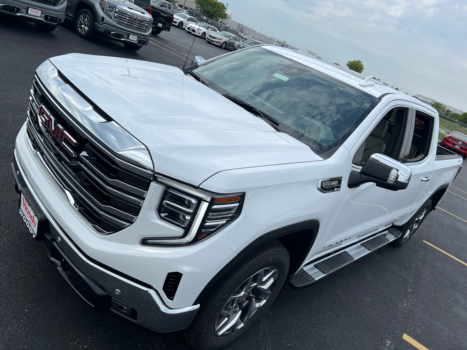 2024 GMC Sierra 1500 SLT 10