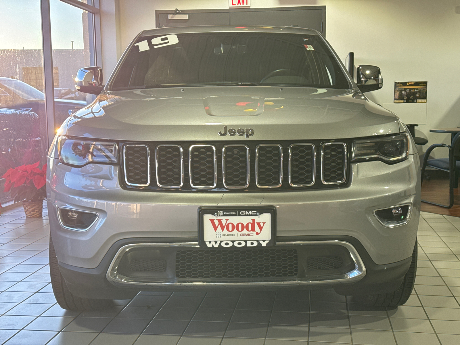 2019 Jeep Grand Cherokee Limited 3