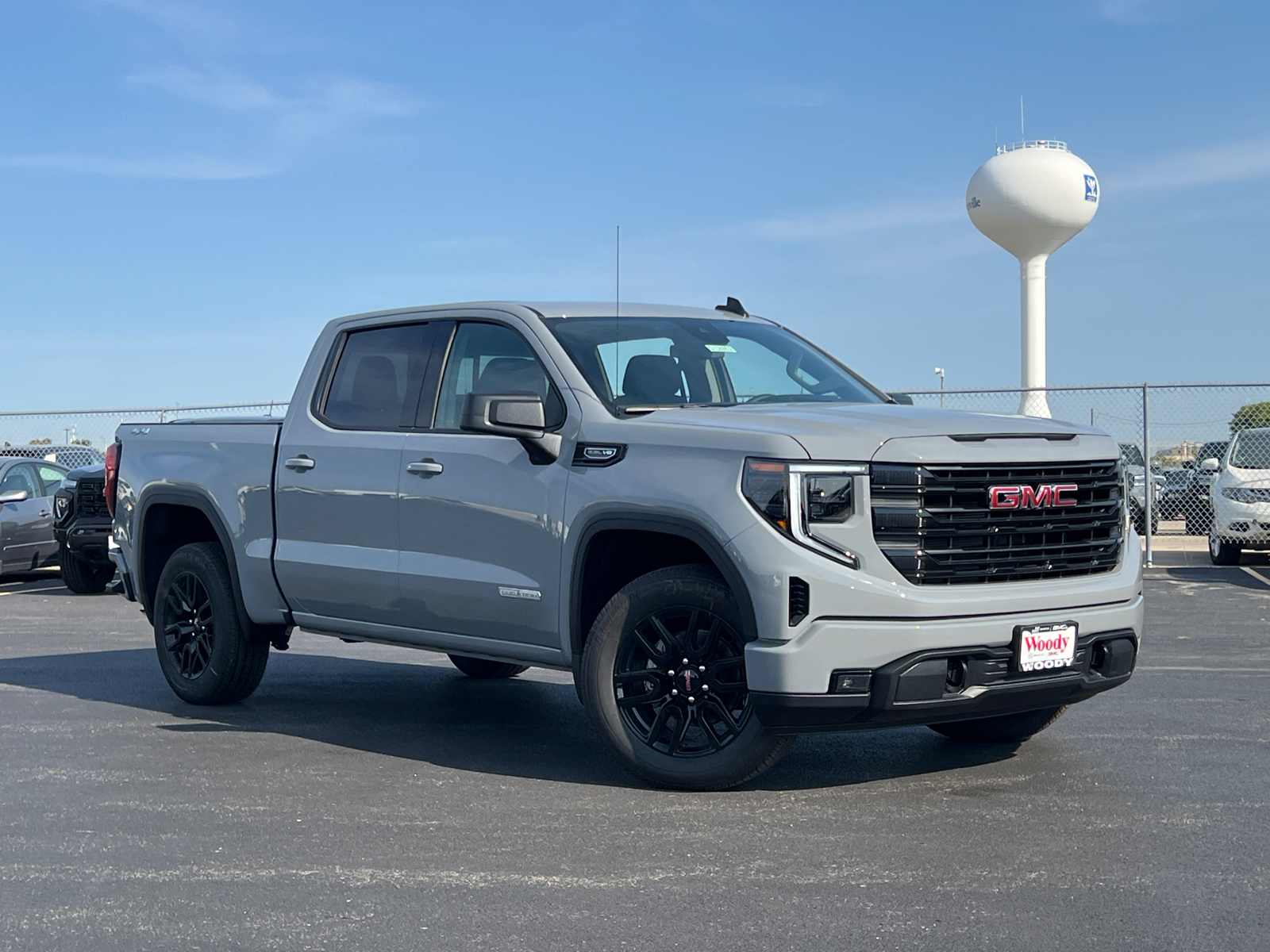 2024 GMC Sierra 1500 Elevation 2