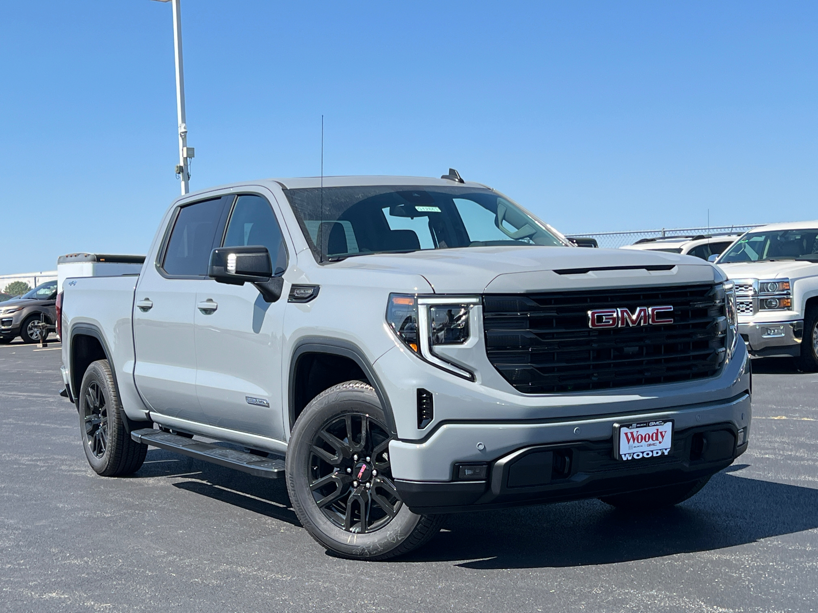 2024 GMC Sierra 1500 Elevation 2