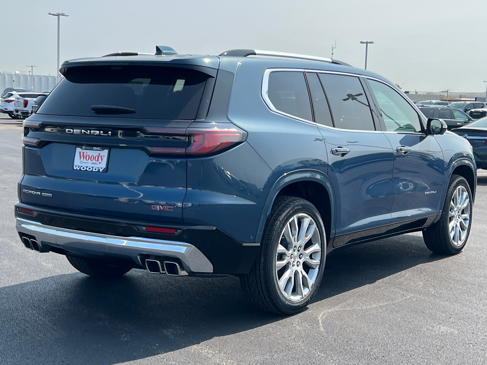 2024 GMC Acadia Denali 8