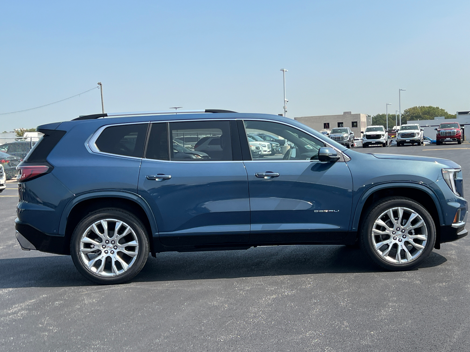 2024 GMC Acadia Denali 9