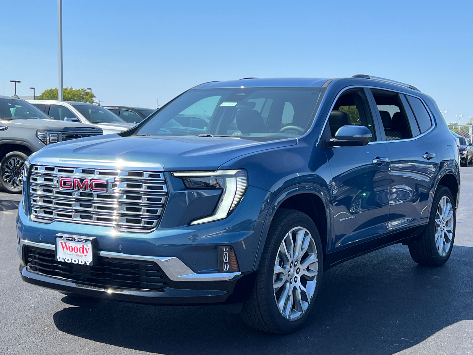 2024 GMC Acadia Denali 4