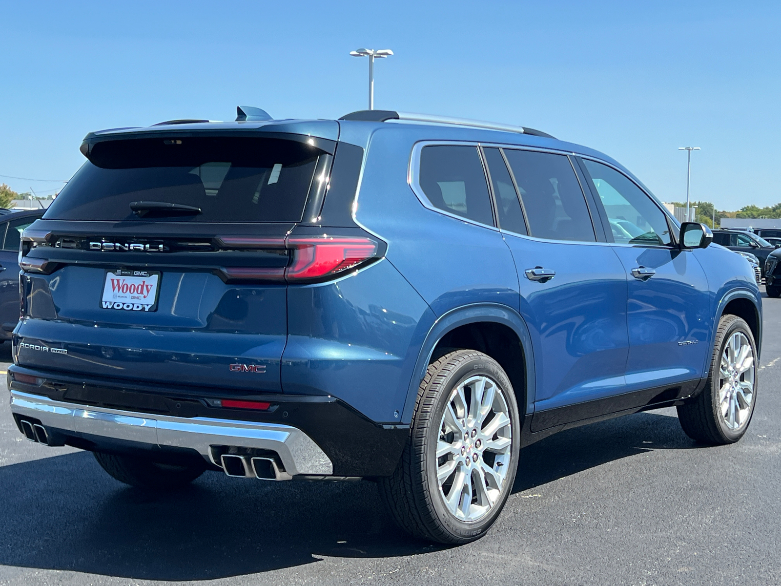 2024 GMC Acadia Denali 8