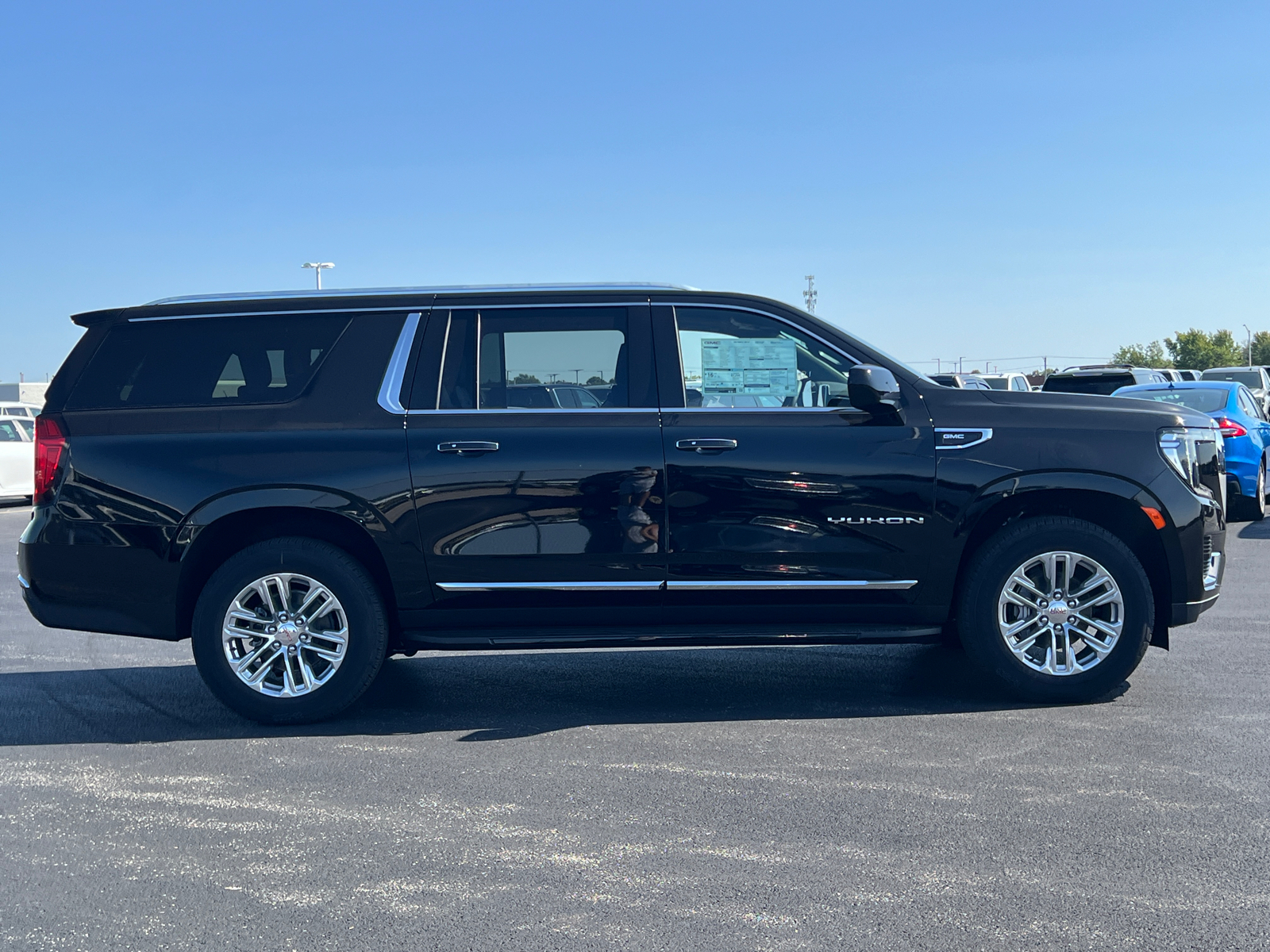 2024 GMC Yukon XL SLT 9