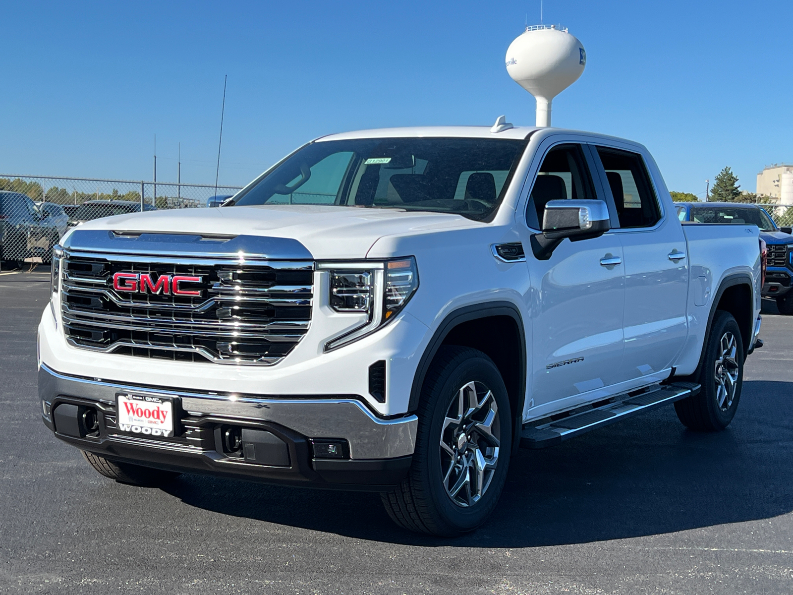 2025 GMC Sierra 1500 SLT 4