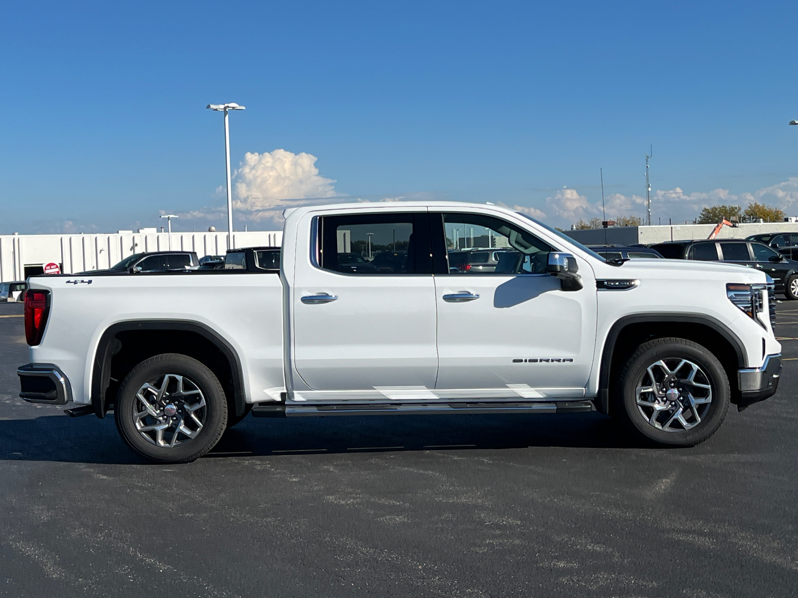 2025 GMC Sierra 1500 SLT 9