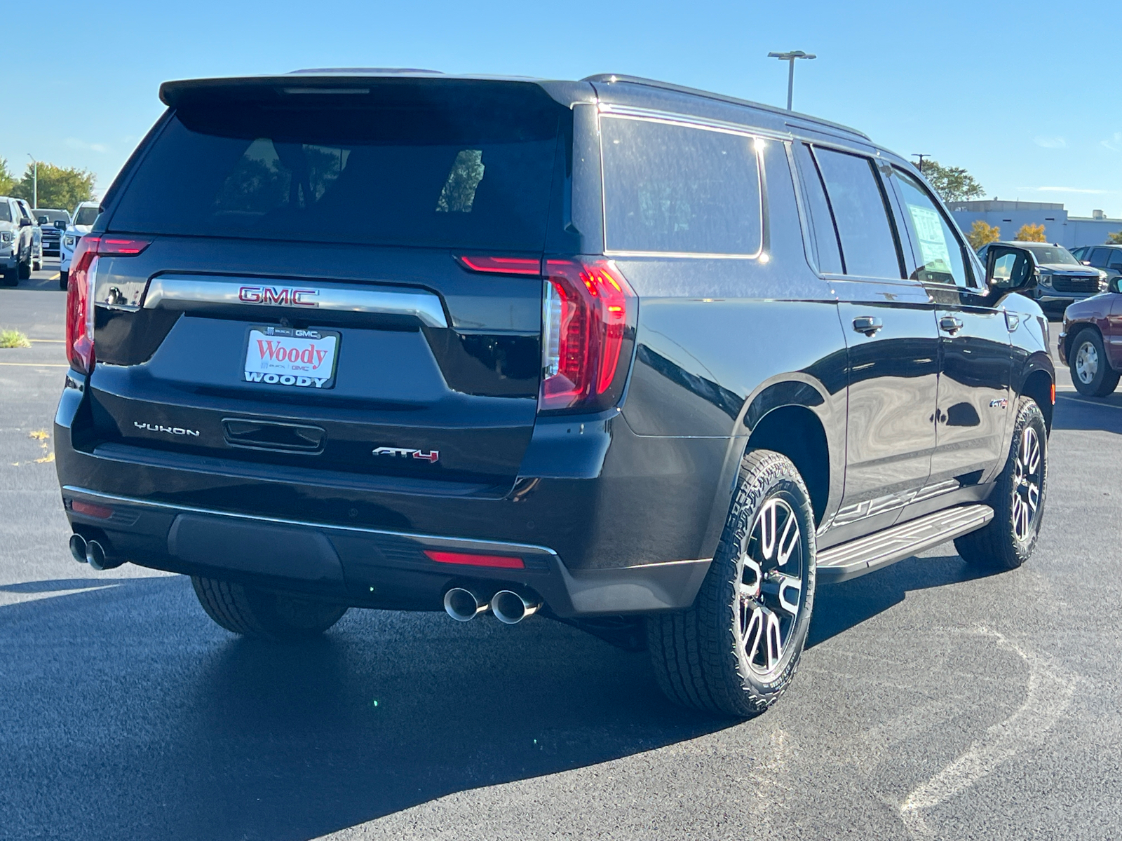 2024 GMC Yukon XL AT4 8