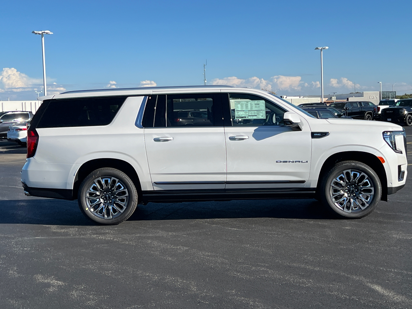 2024 GMC Yukon XL Denali Ultimate 9