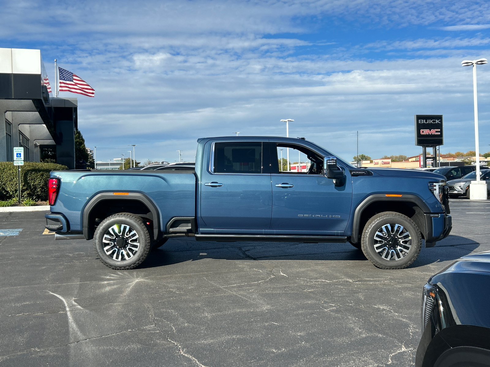 2025 GMC Sierra 2500HD Denali Ultimate 9