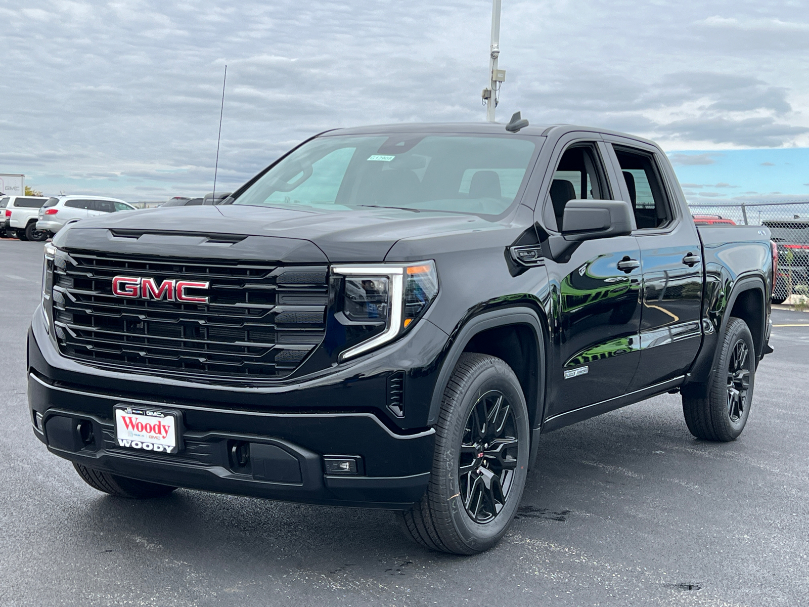 2024 GMC Sierra 1500 Elevation 4