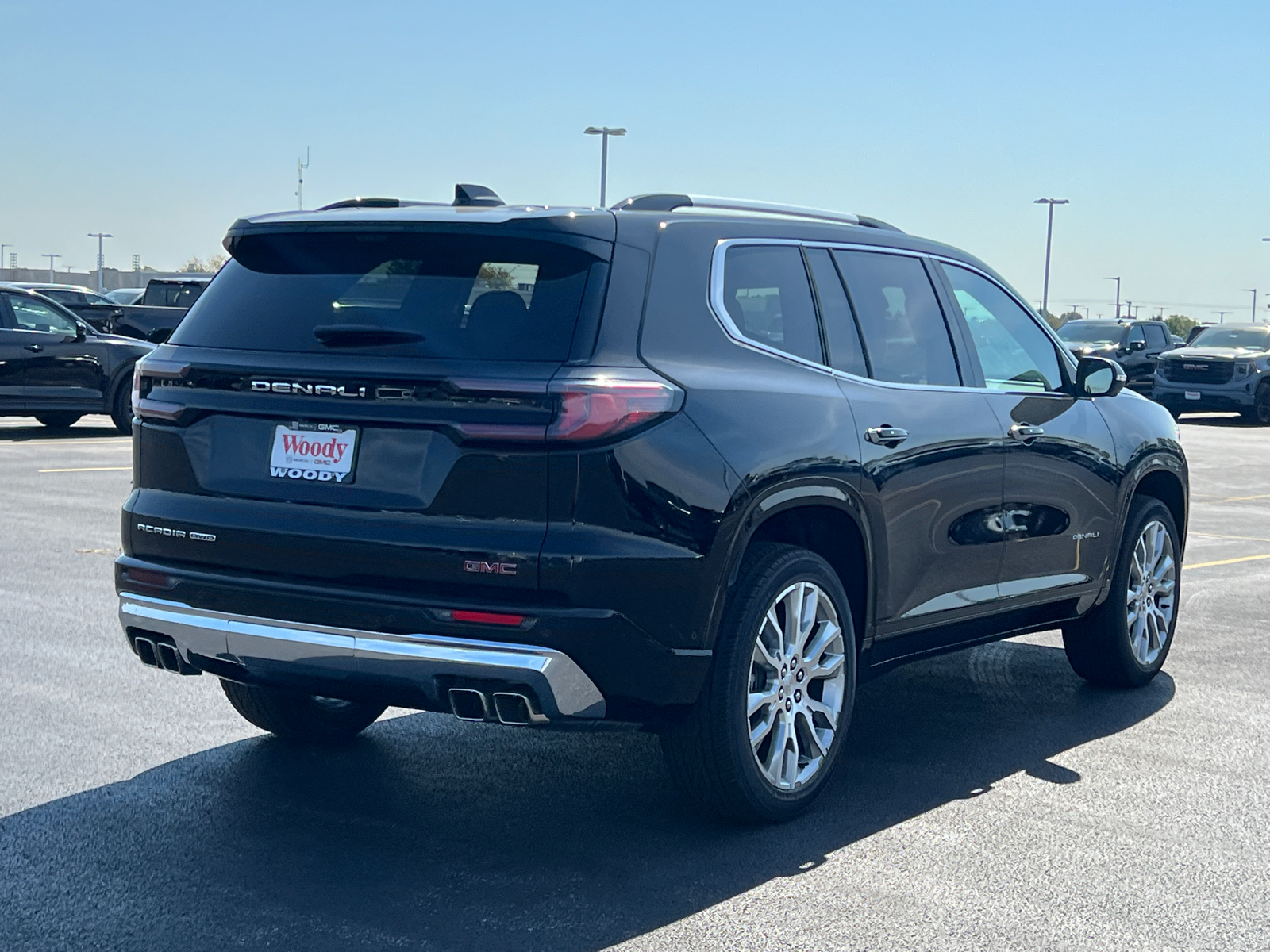 2024 GMC Acadia Denali 8