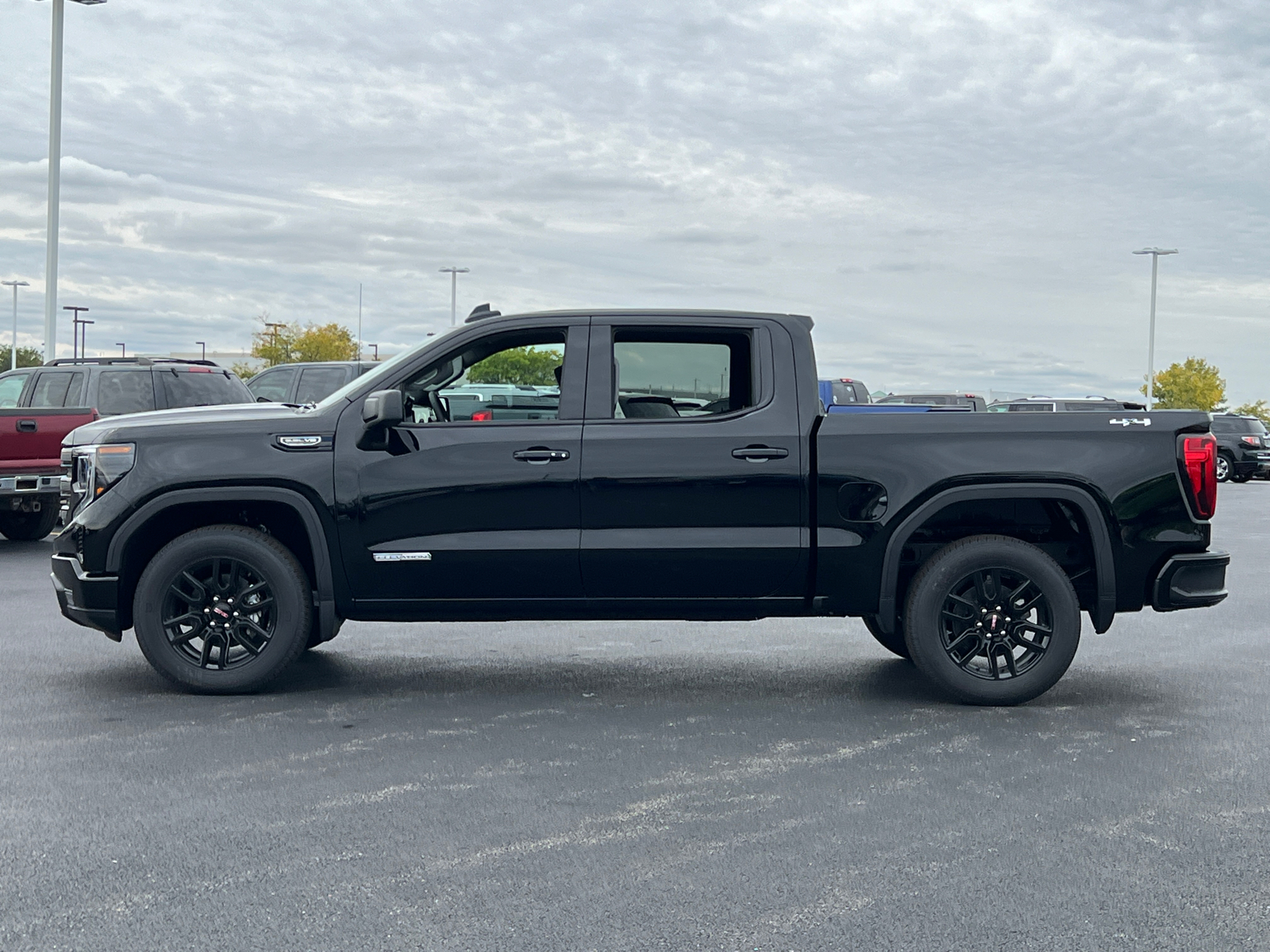 2025 GMC Sierra 1500 Elevation 5