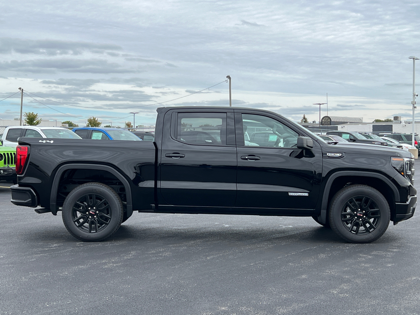 2025 GMC Sierra 1500 Elevation 9