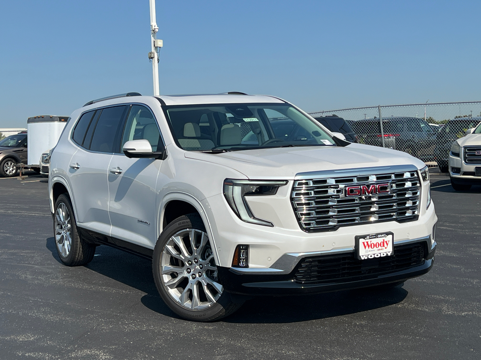 2024 GMC Acadia Denali 2