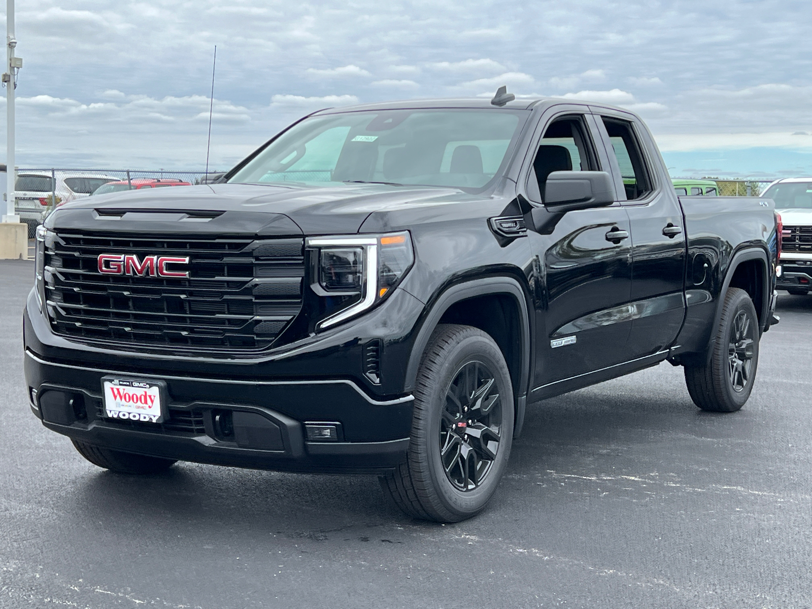 2025 GMC Sierra 1500 Elevation 4