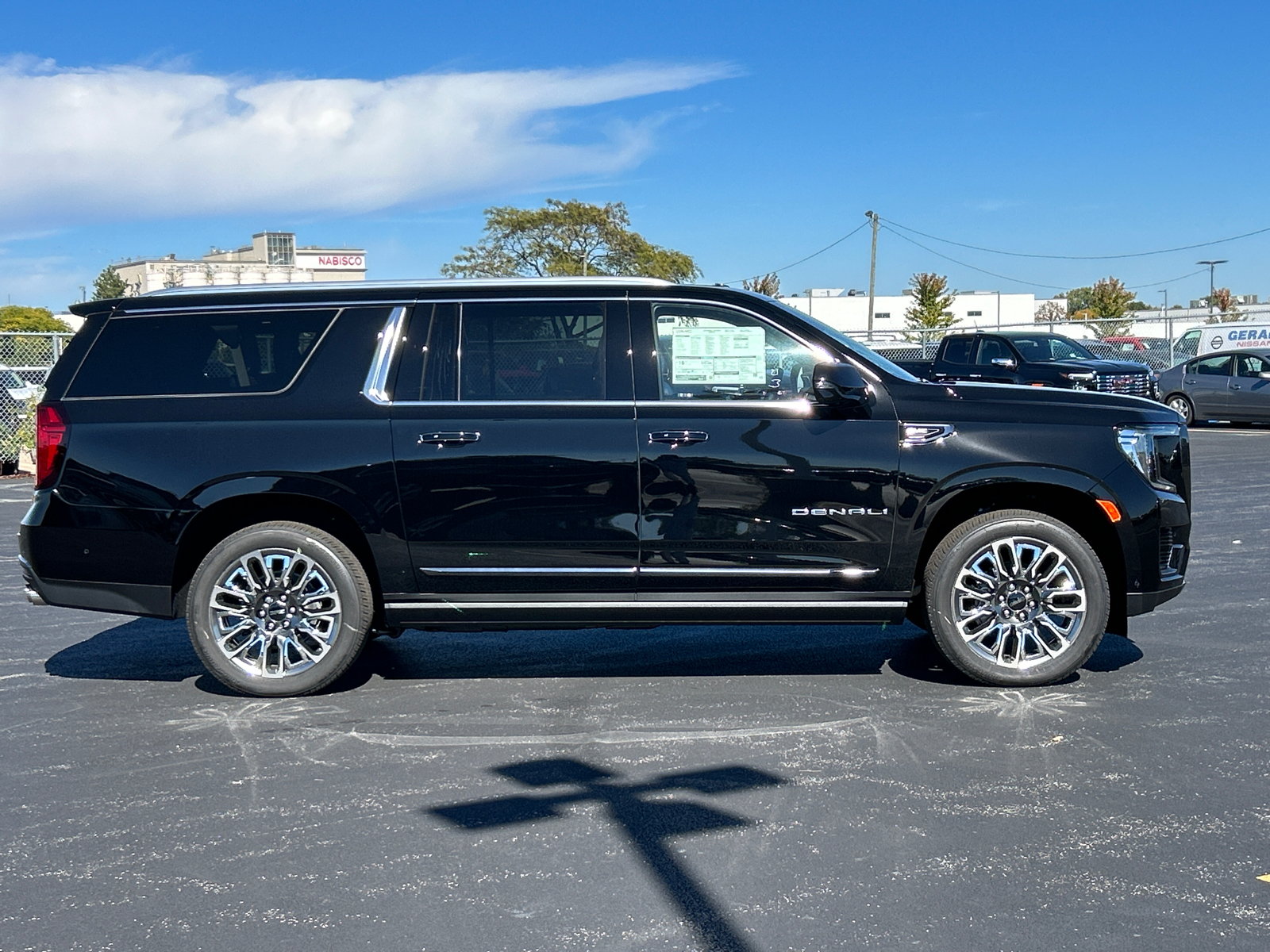 2024 GMC Yukon XL Denali Ultimate 9