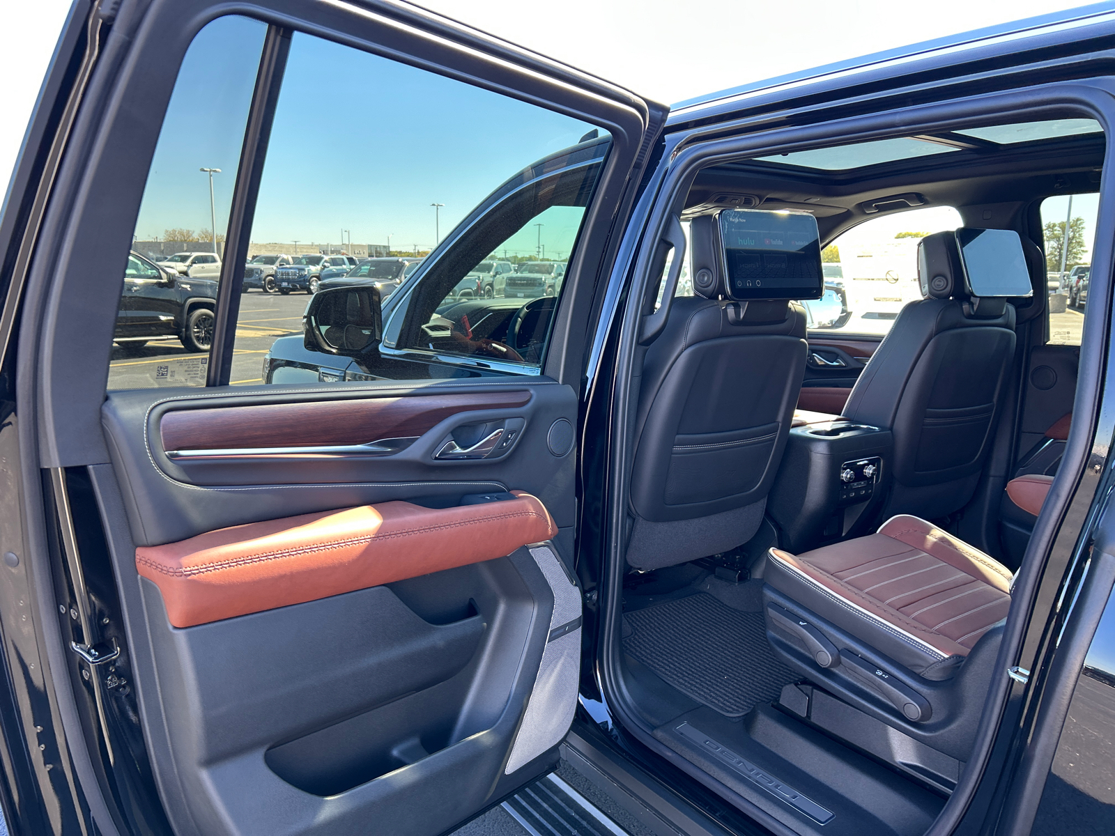 2024 GMC Yukon XL Denali Ultimate 34