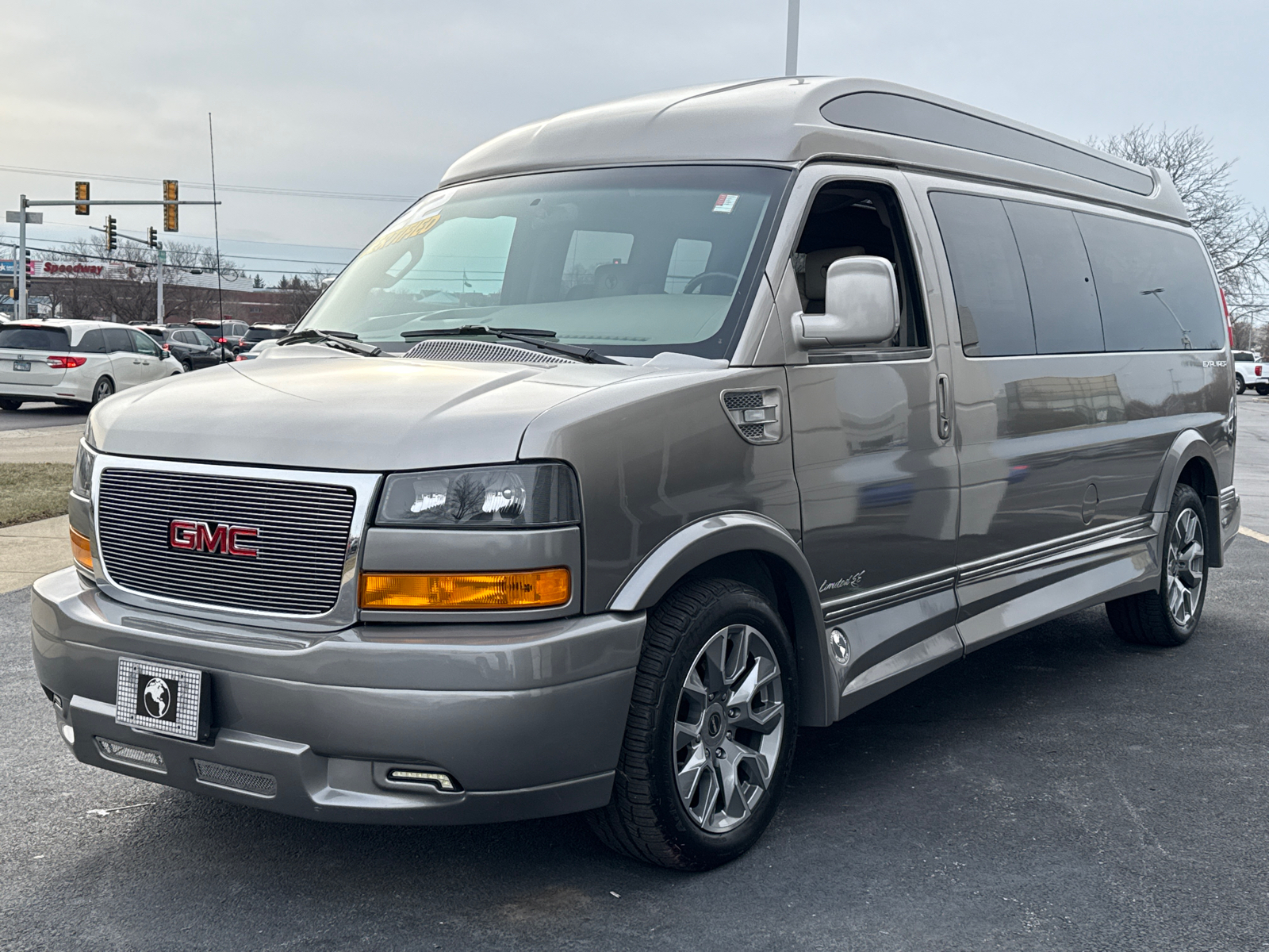 2022 GMC Savana 2500 Work Van 4