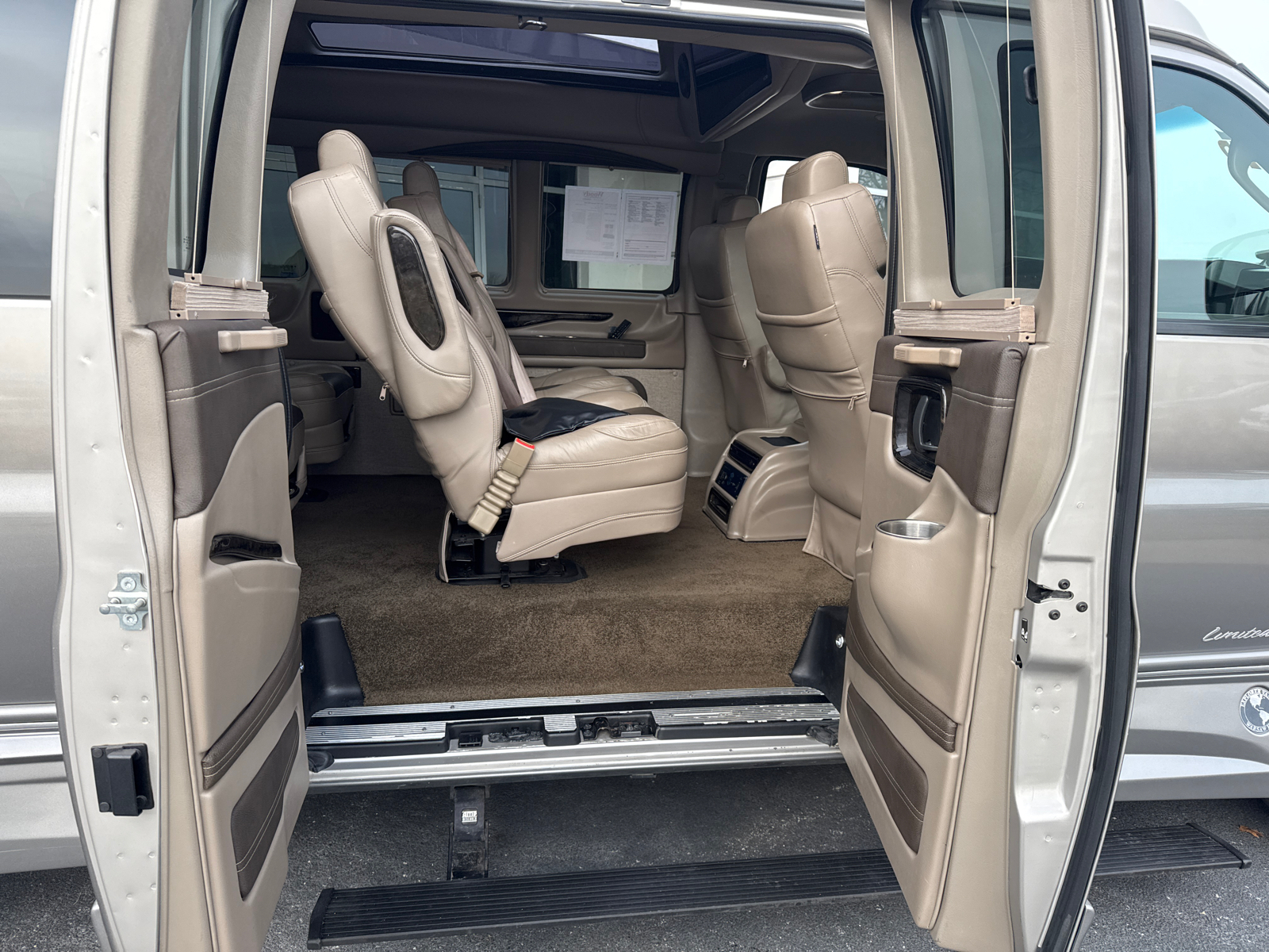 2022 GMC Savana 2500 Work Van 27