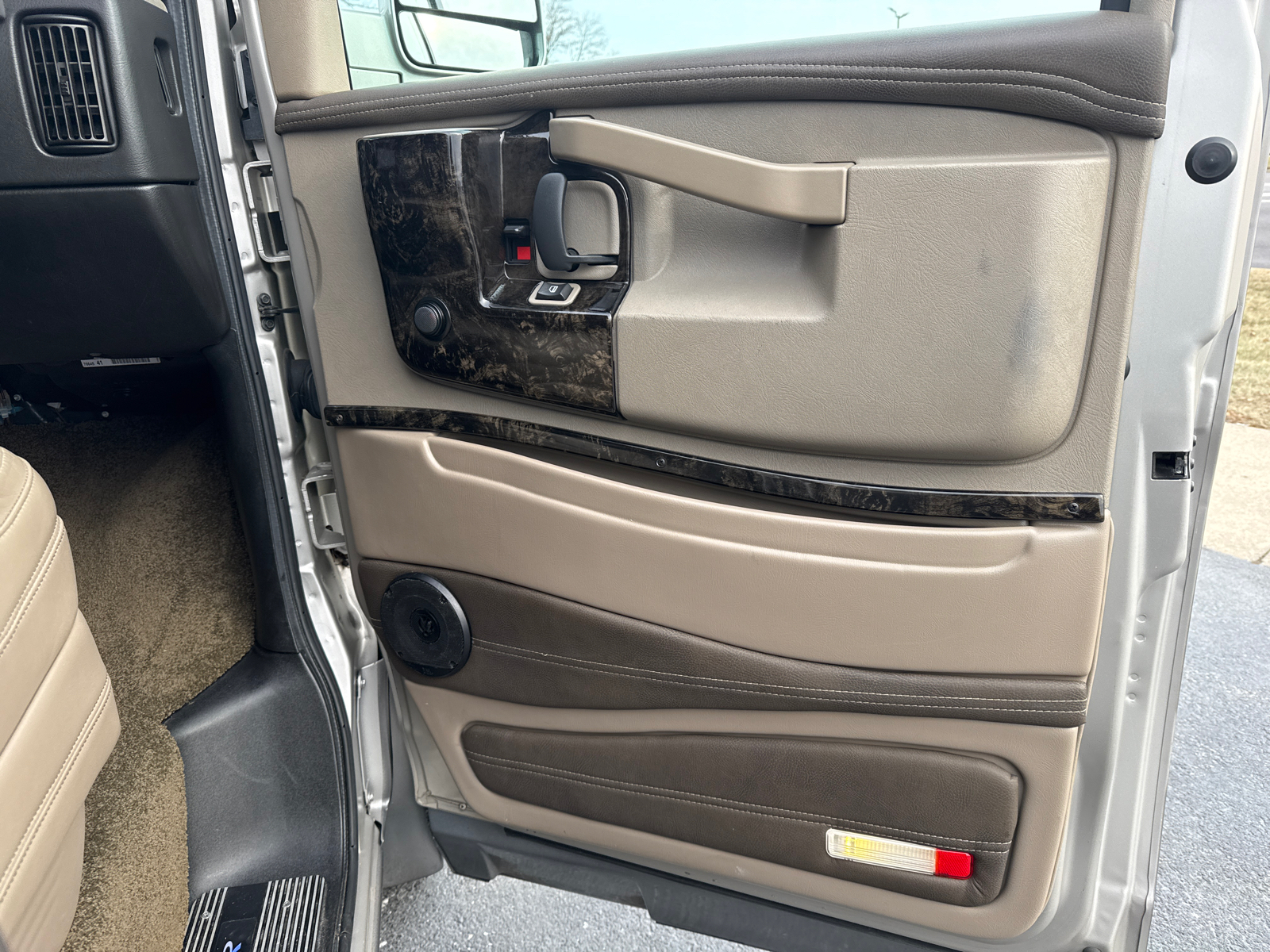 2022 GMC Savana 2500 Work Van 29