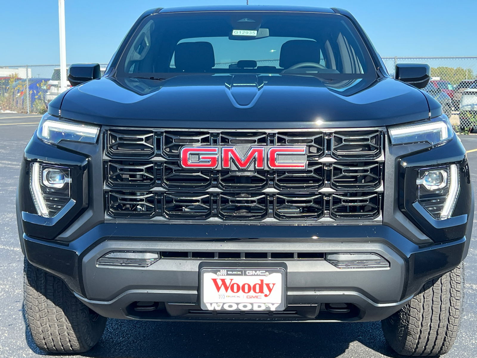 2024 GMC Canyon Elevation 3