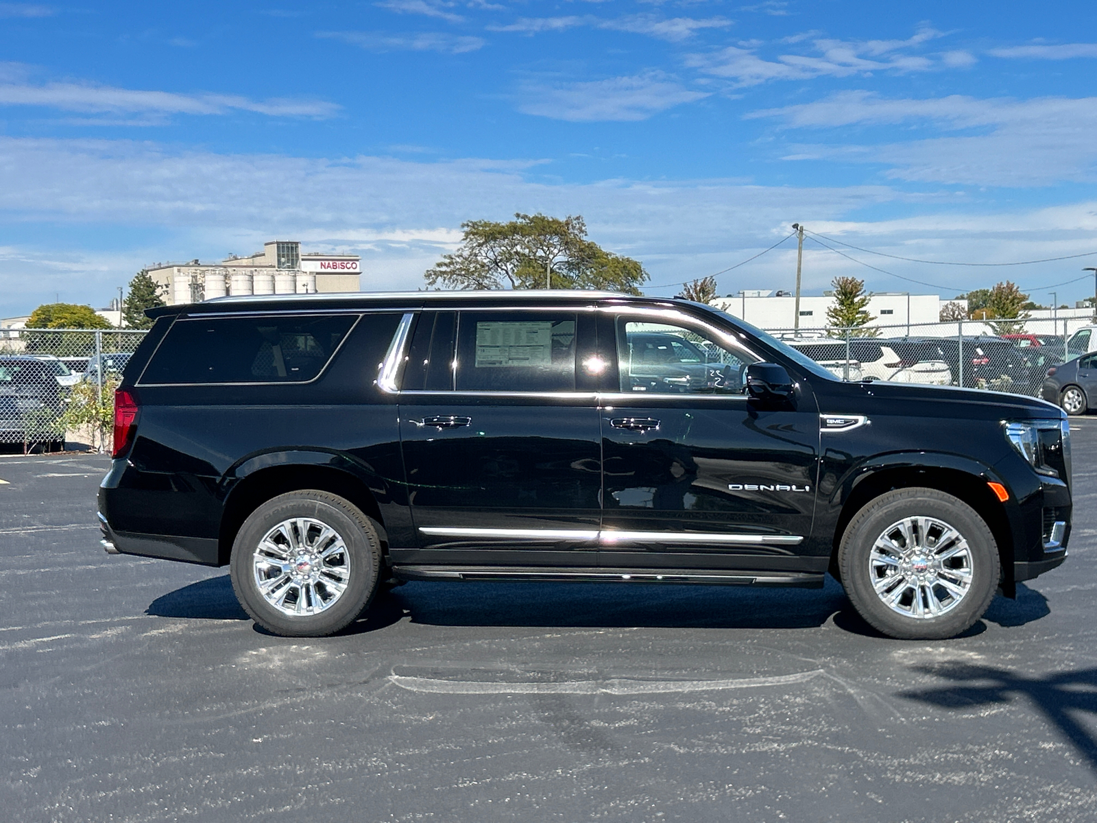 2024 GMC Yukon XL Denali 9