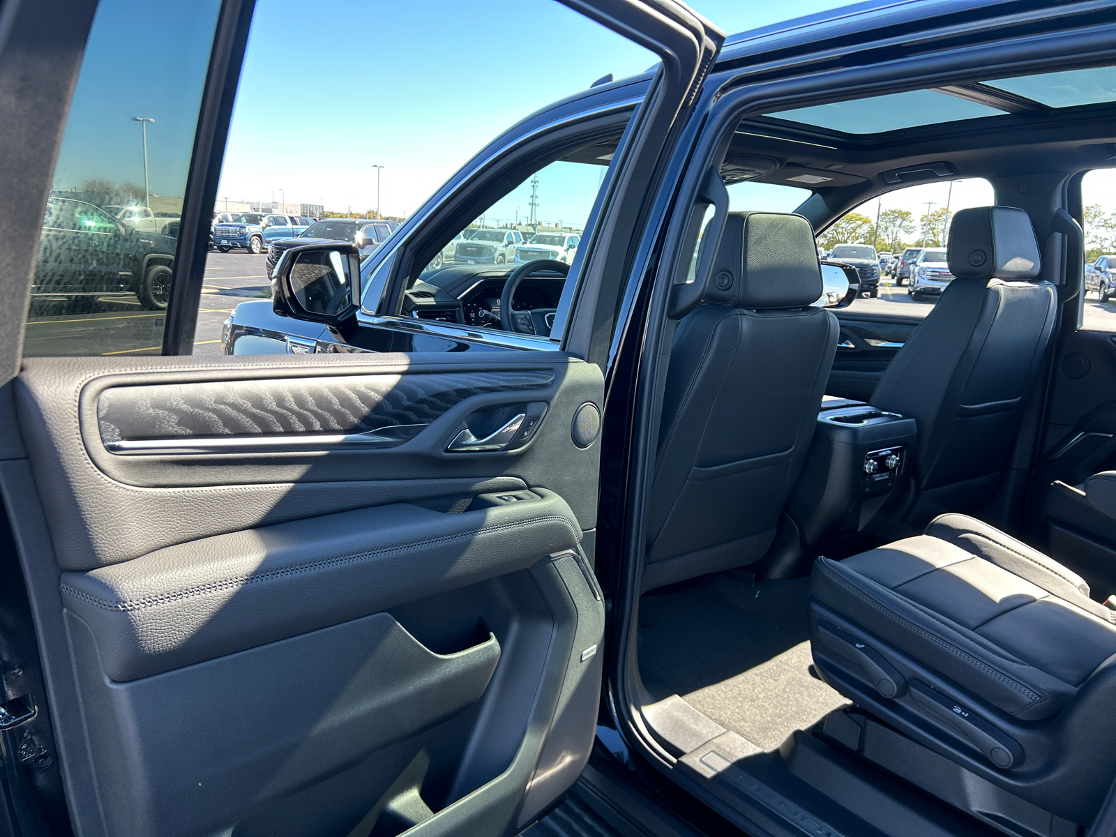 2024 GMC Yukon XL Denali 34