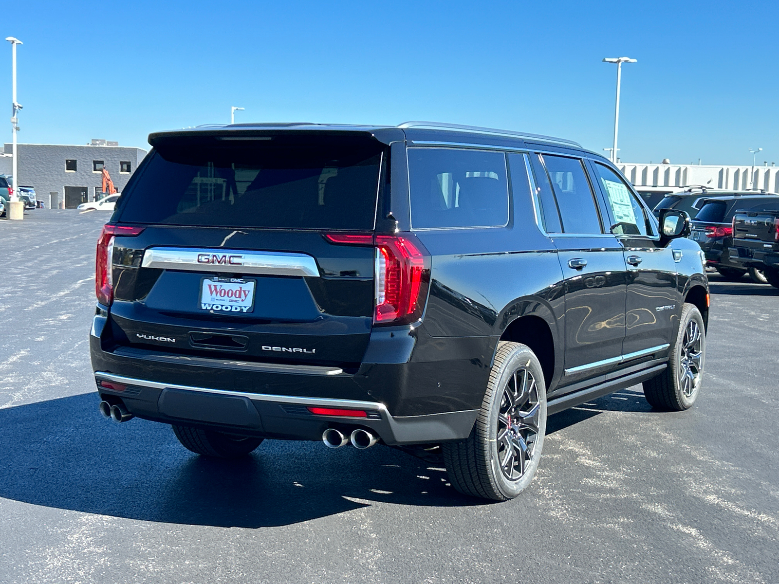 2024 GMC Yukon XL Denali 8