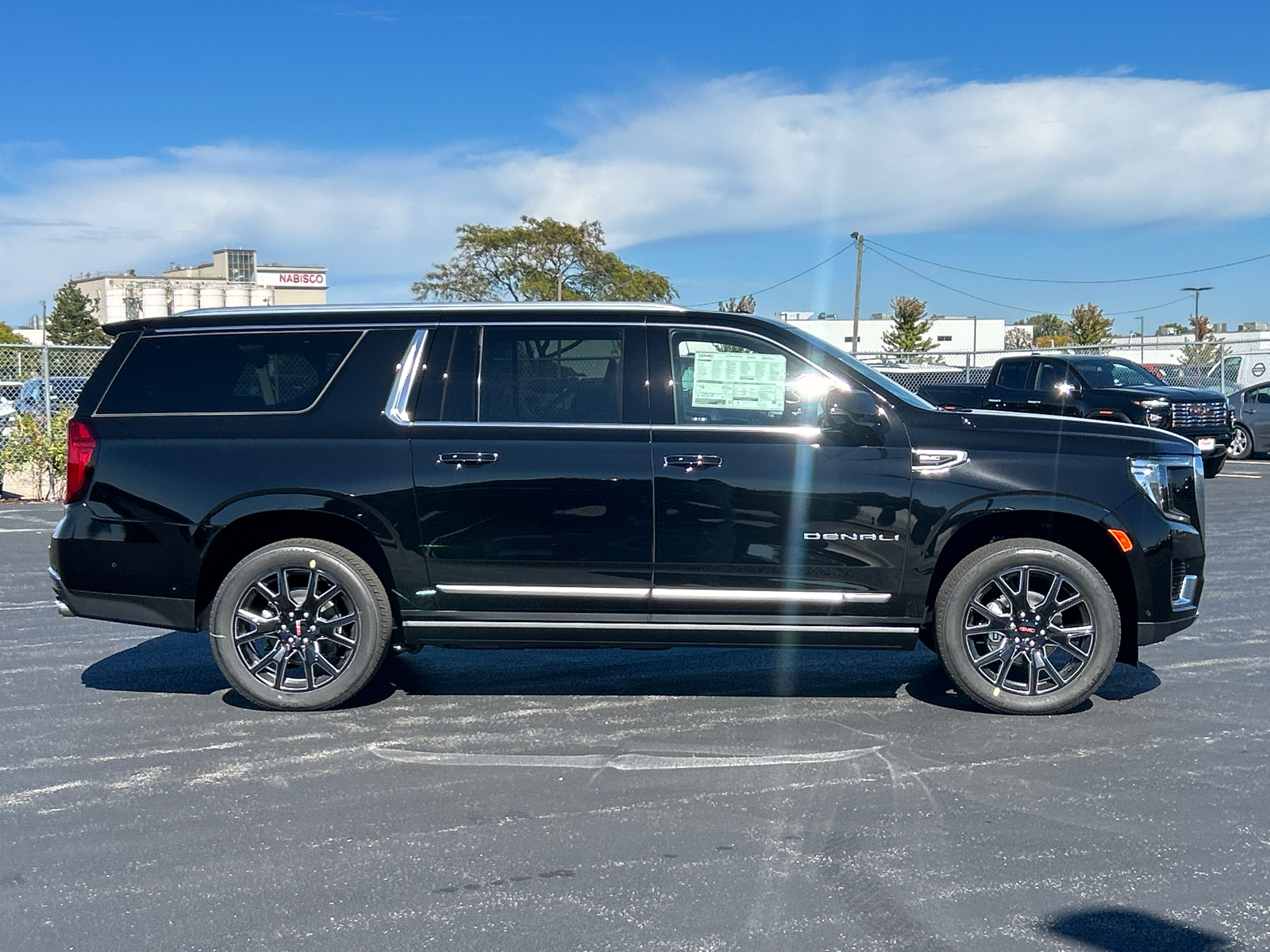 2024 GMC Yukon XL Denali 9