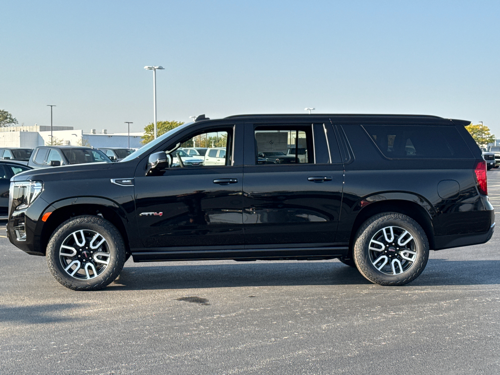 2024 GMC Yukon XL AT4 5