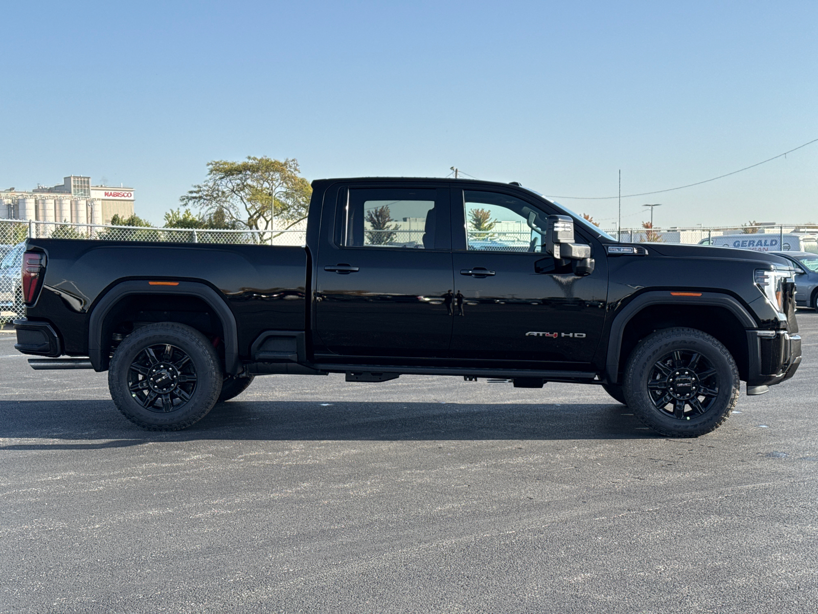 2025 GMC Sierra 2500HD AT4 9