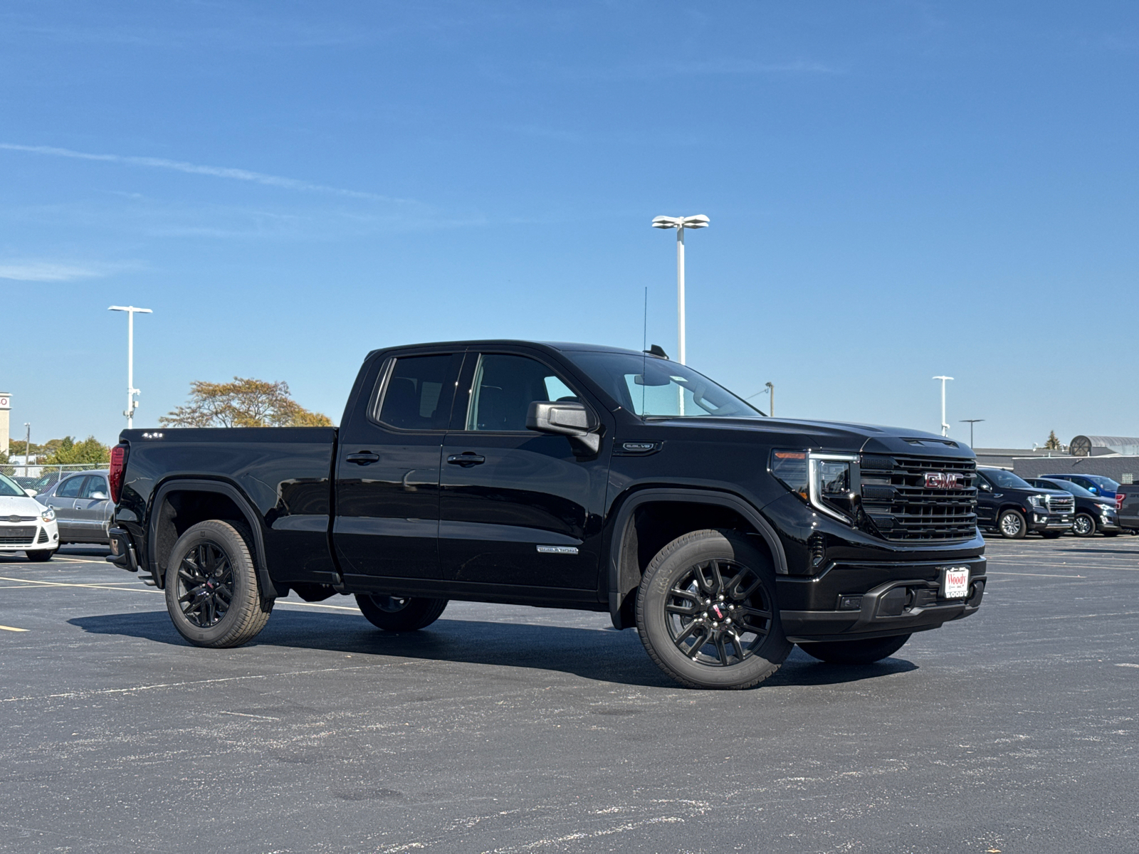 2025 GMC Sierra 1500 Elevation 2