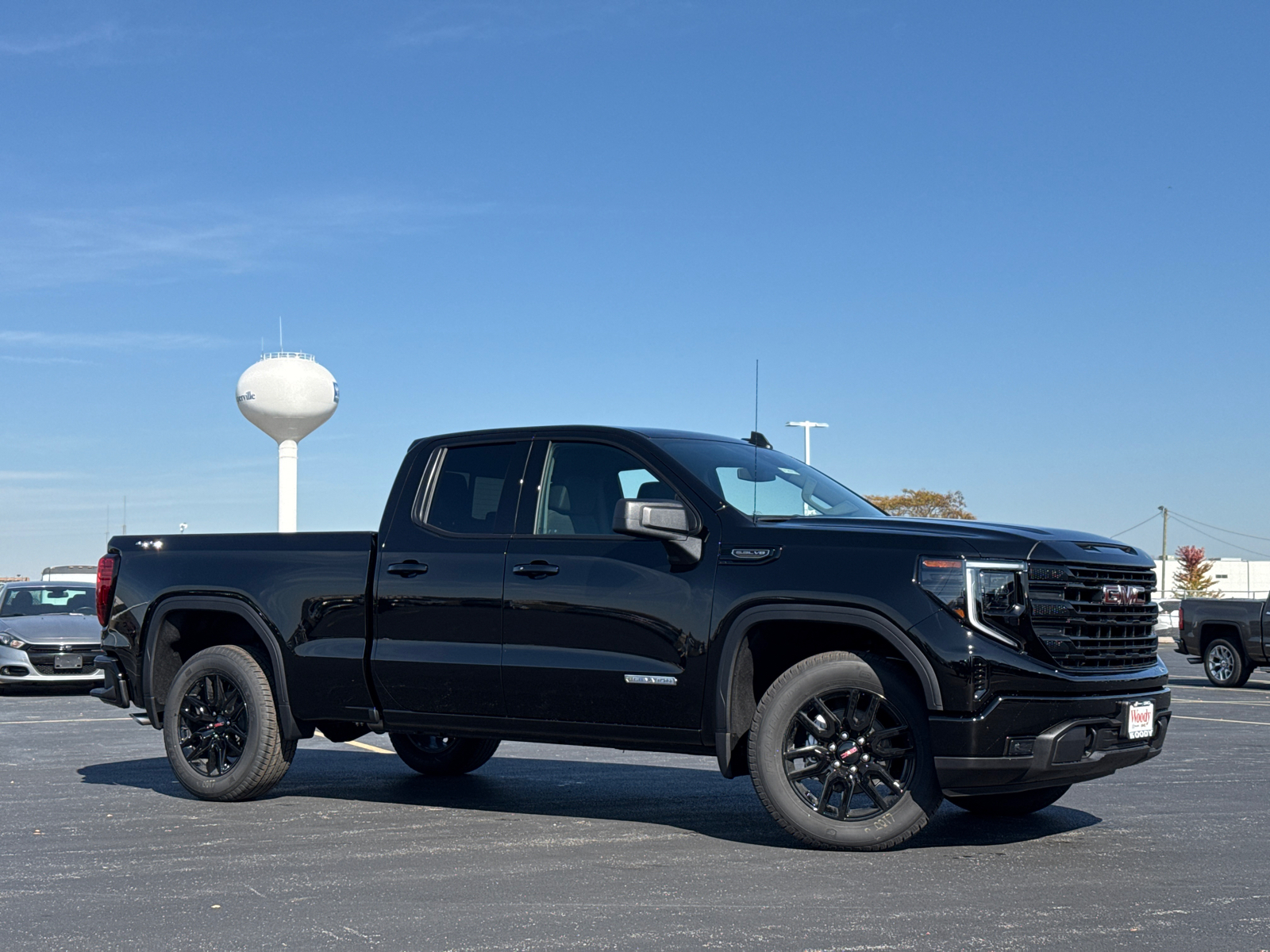 2025 GMC Sierra 1500 Elevation 2