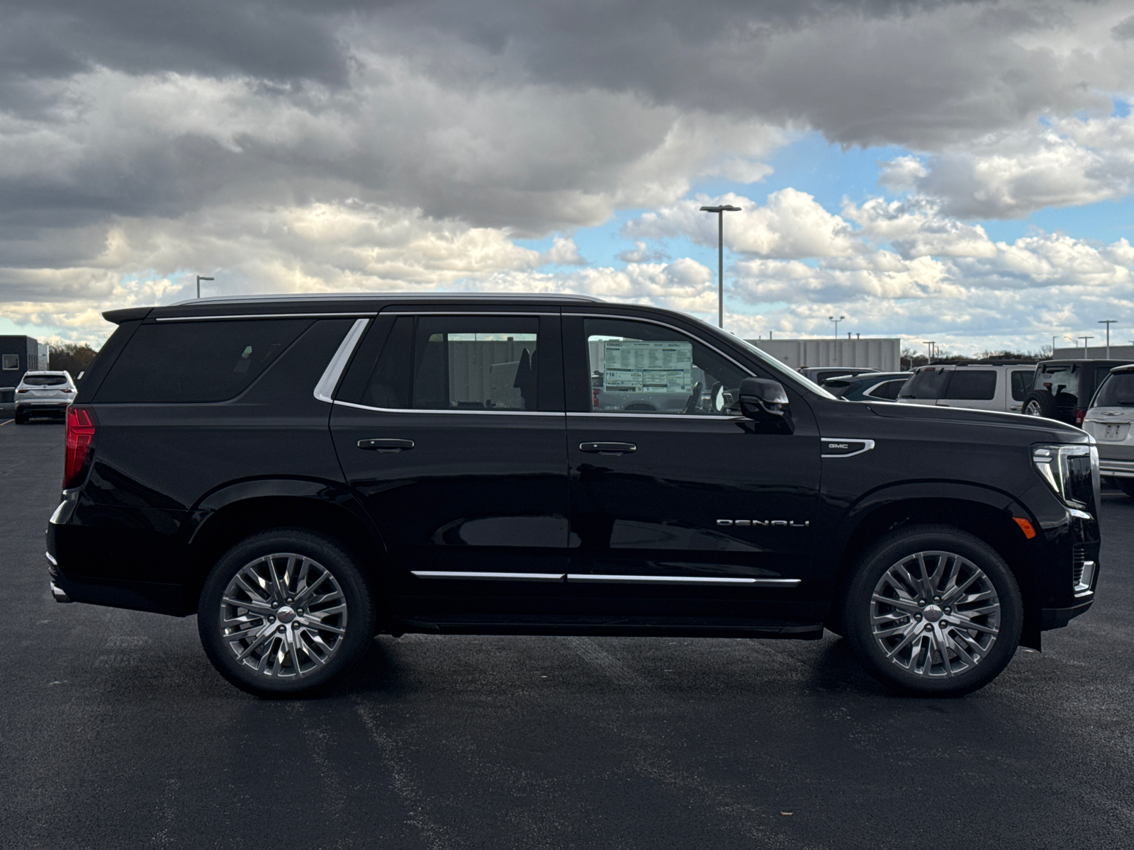 2024 GMC Yukon Denali 9