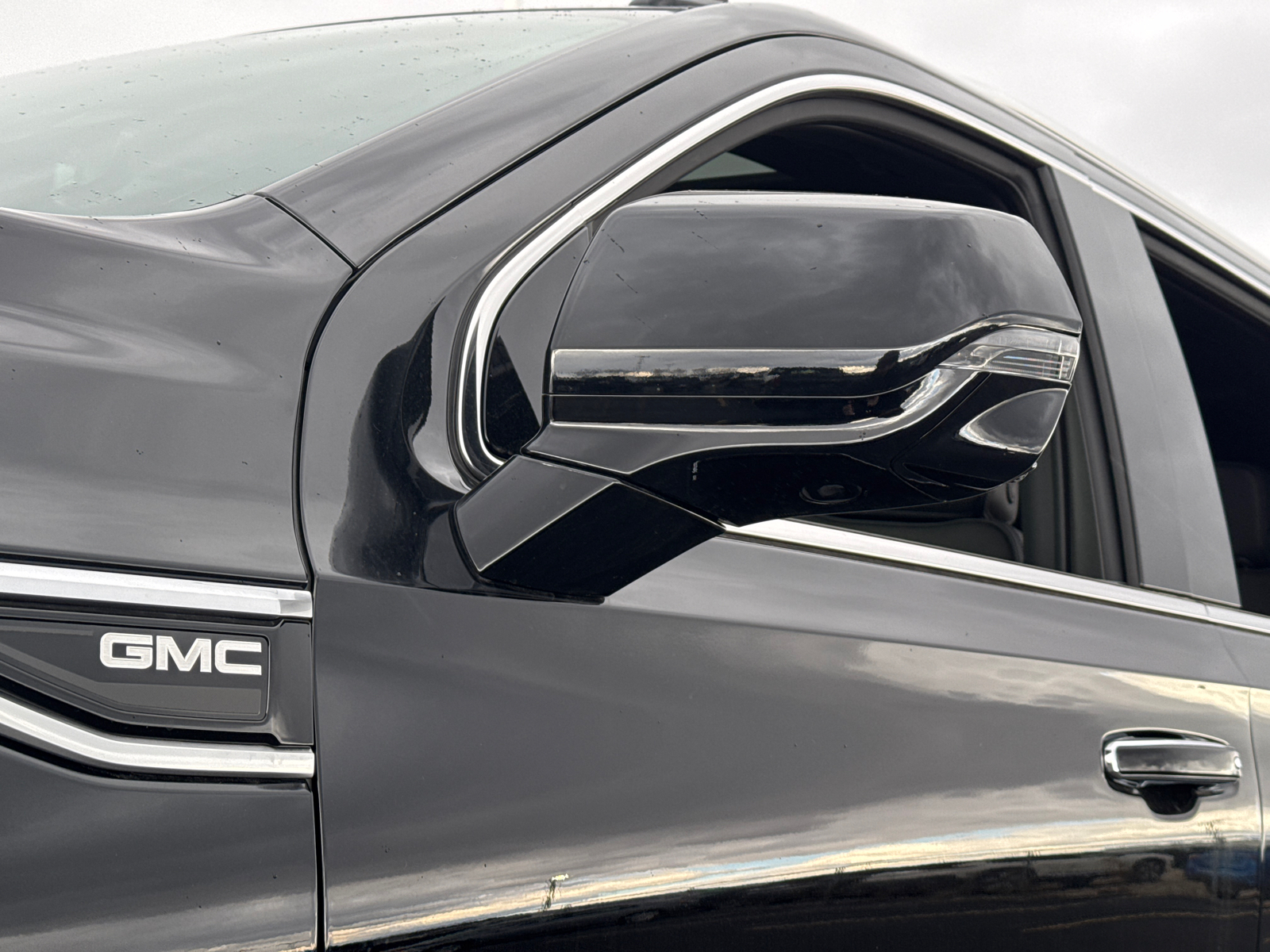 2024 GMC Yukon Denali 13