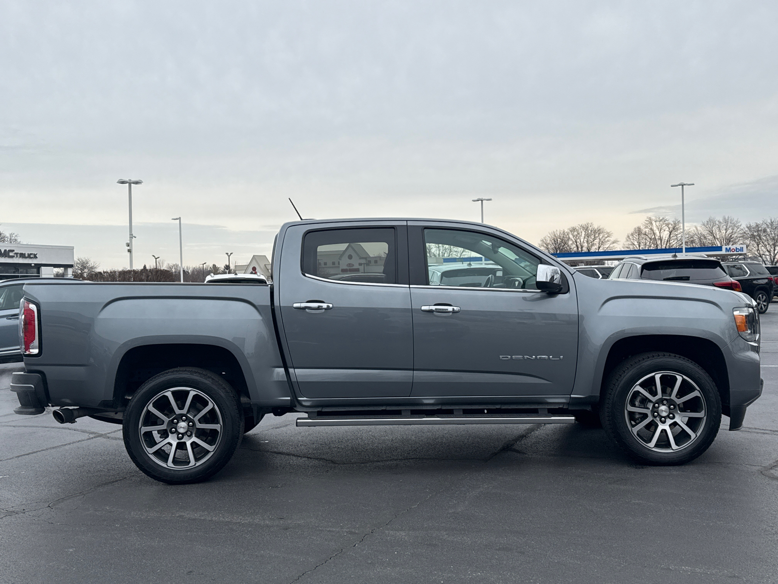 2022 GMC Canyon Denali 9