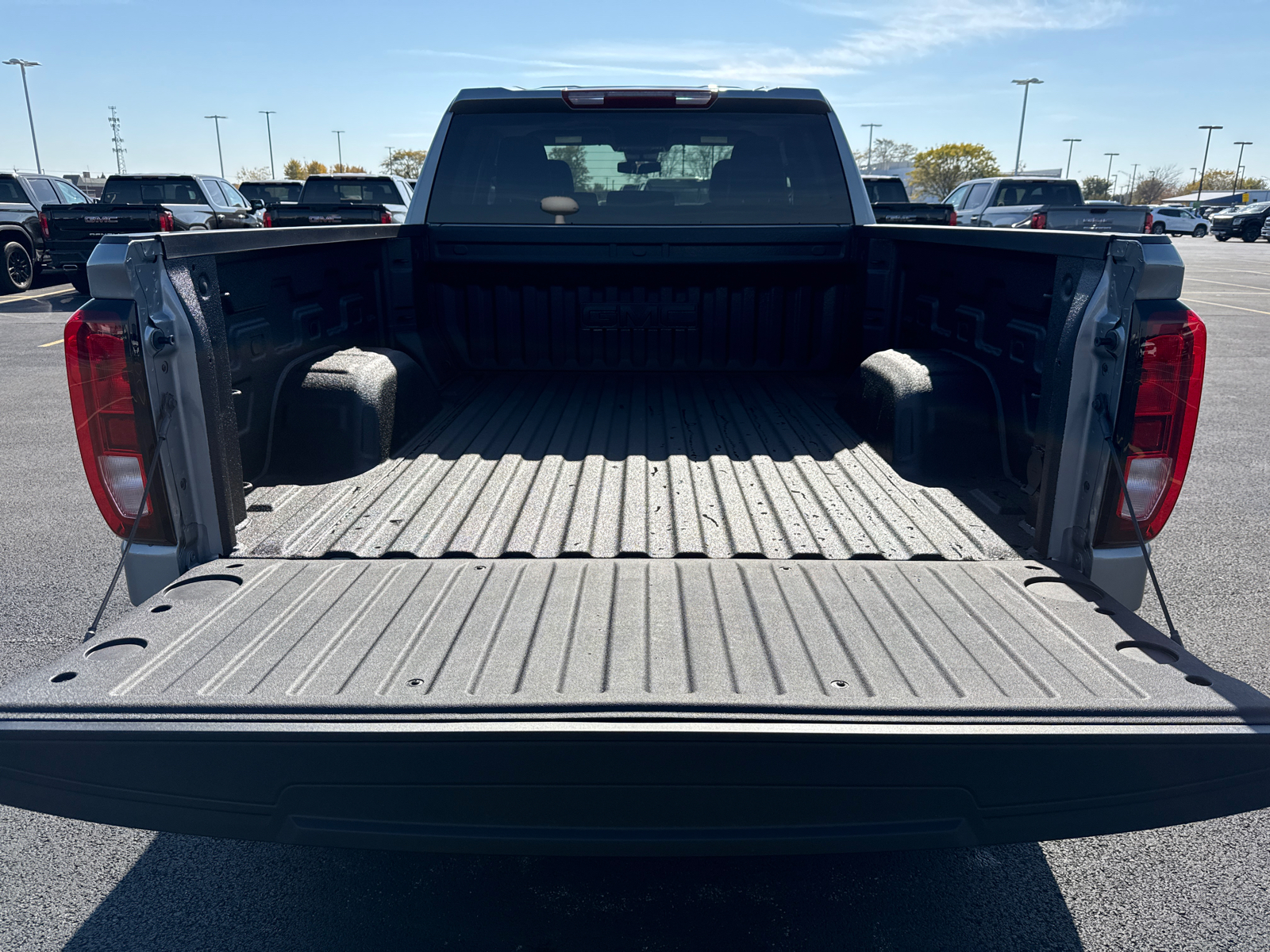 2025 GMC Sierra 1500 Pro 32