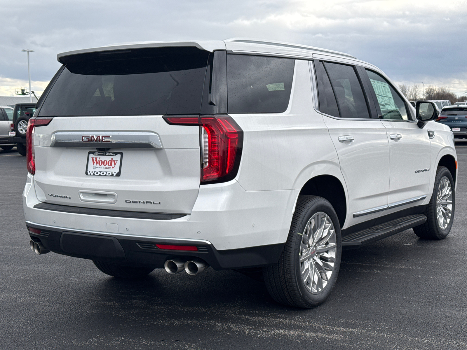 2024 GMC Yukon Denali 8