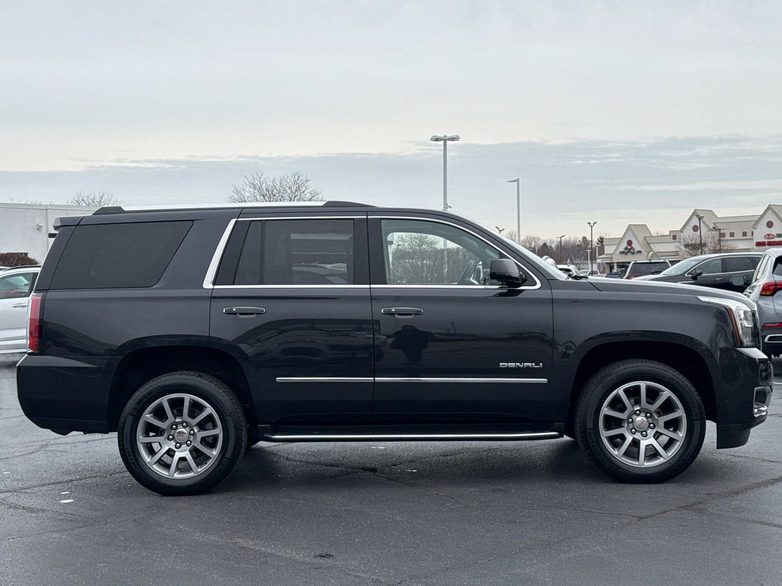 2020 GMC Yukon Denali 9