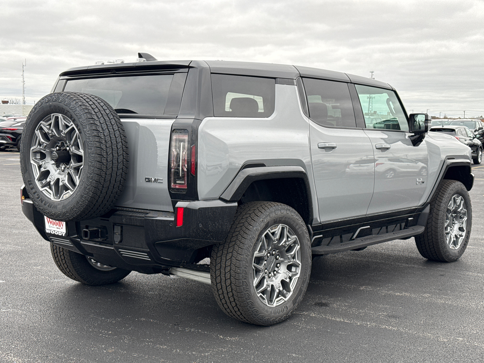 2025 GMC Hummer EV SUV 3X 8