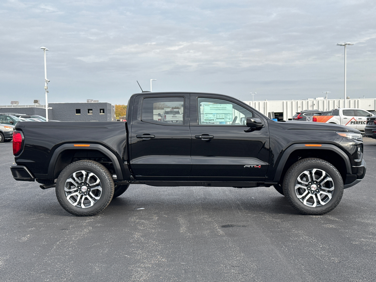 2024 GMC Canyon AT4 9