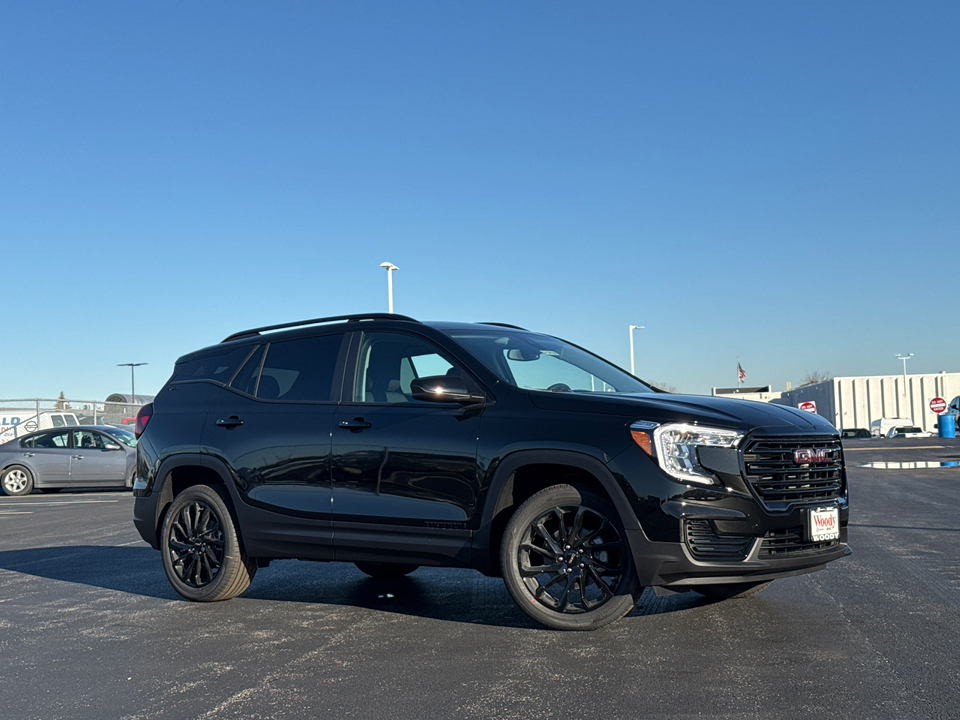 2024 GMC Terrain SLE 2